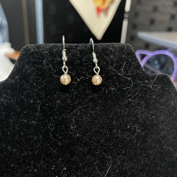 Jewelry - Picture 12 of 16